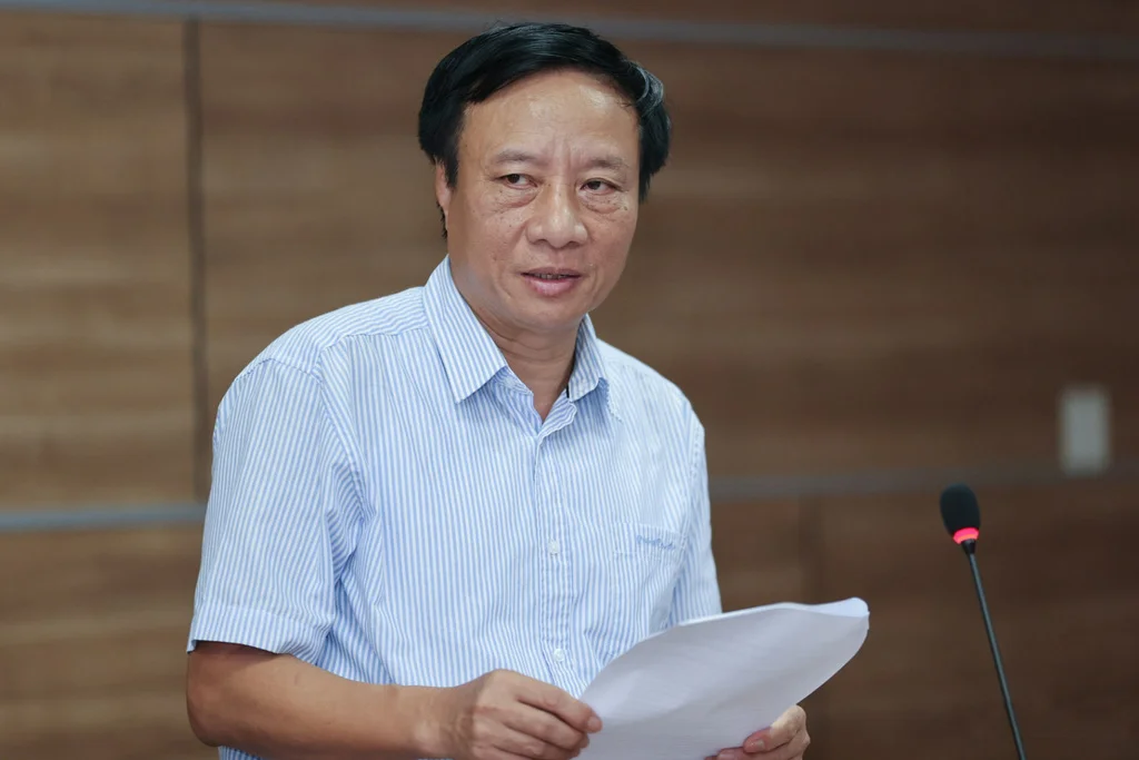 Phó tổng biên tập của báo VietNamNet Võ Đăng Thiên phát biểu tại buổi khai mạc tọa đàm